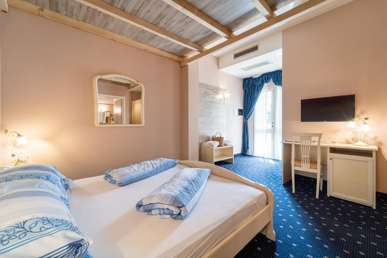 Borgo Dei Poeti Romantik Hotel Manerba del Garda Exteriér fotografie