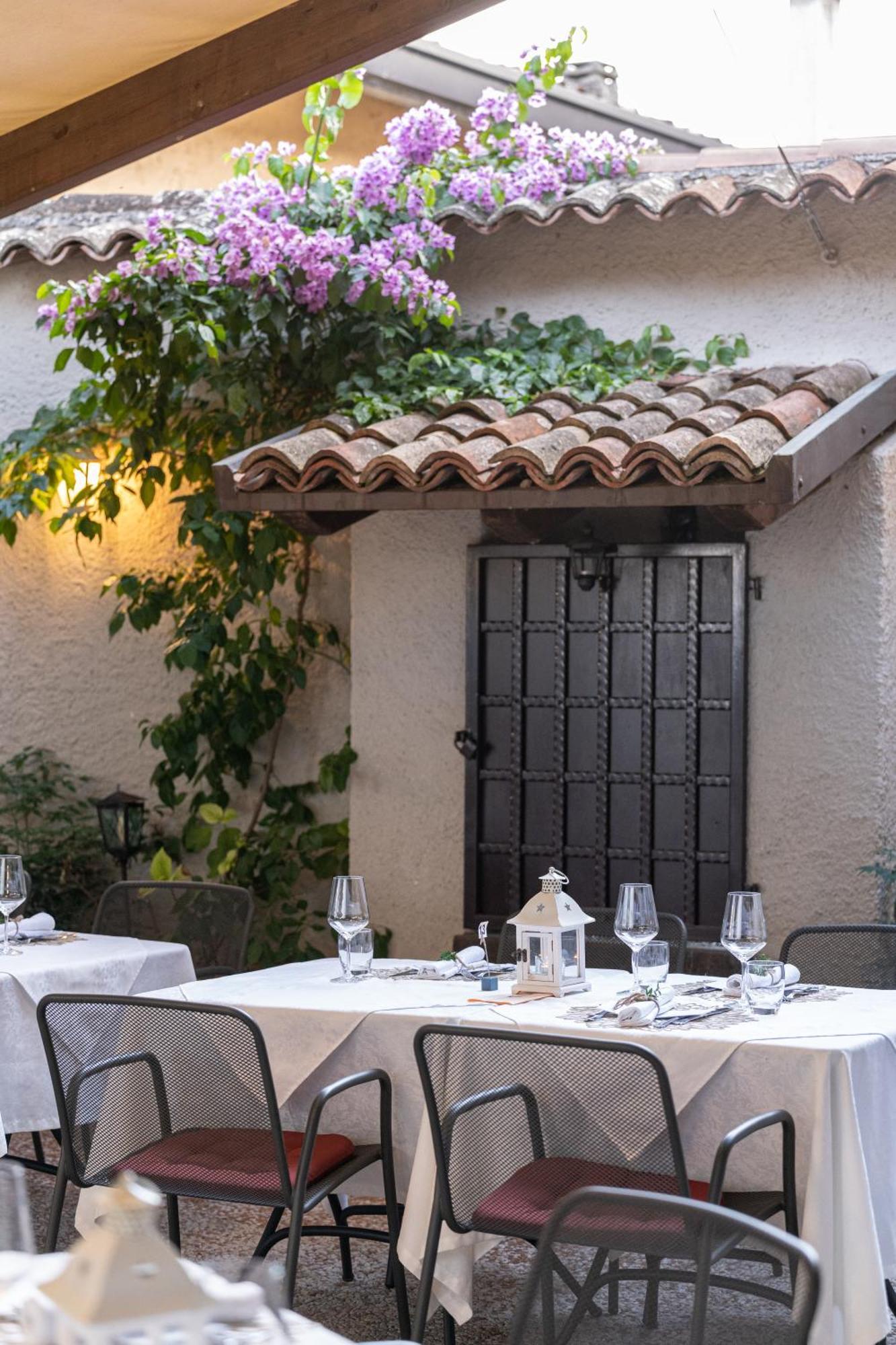 Borgo Dei Poeti Romantik Hotel Manerba del Garda Exteriér fotografie