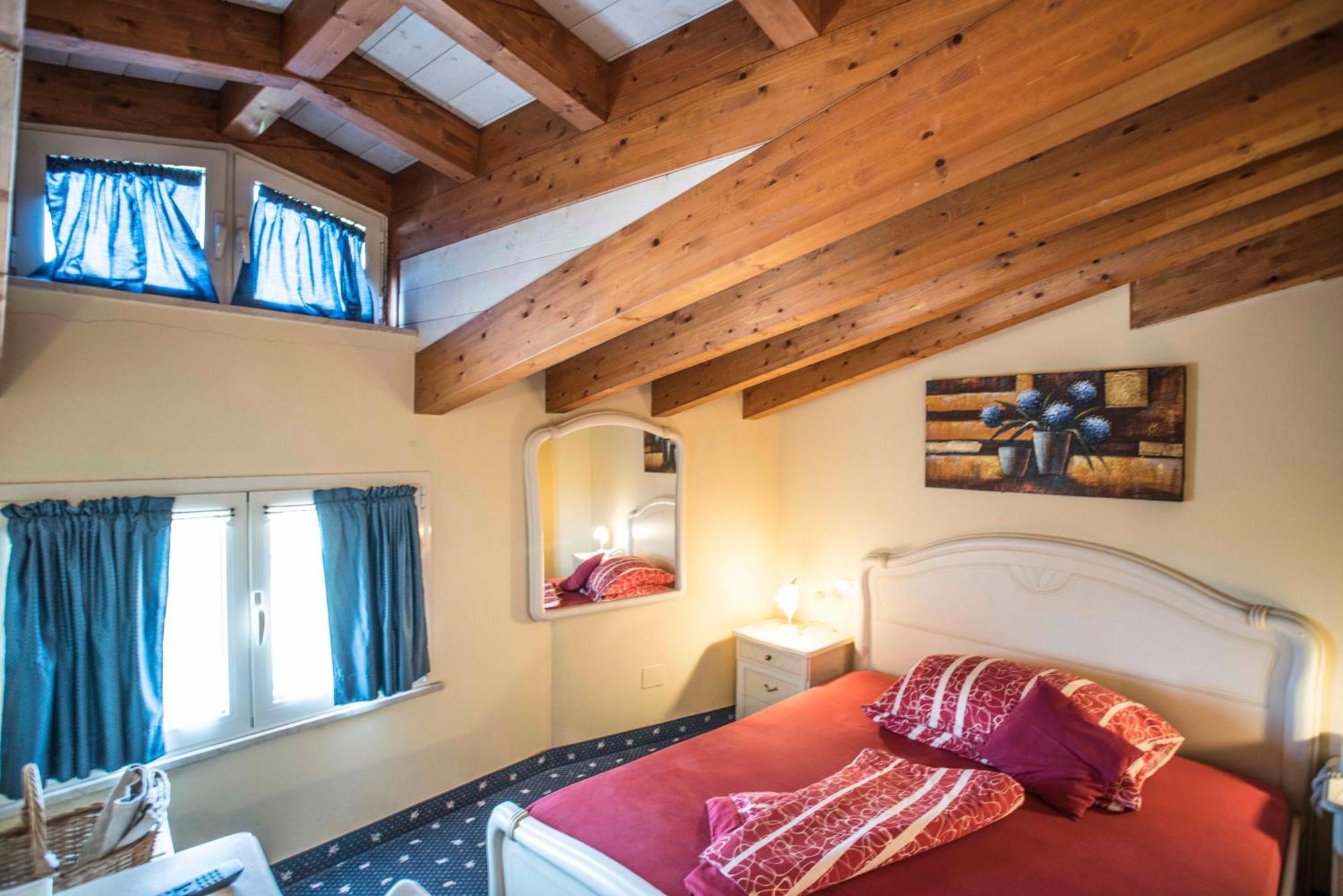 Borgo Dei Poeti Romantik Hotel Manerba del Garda Exteriér fotografie