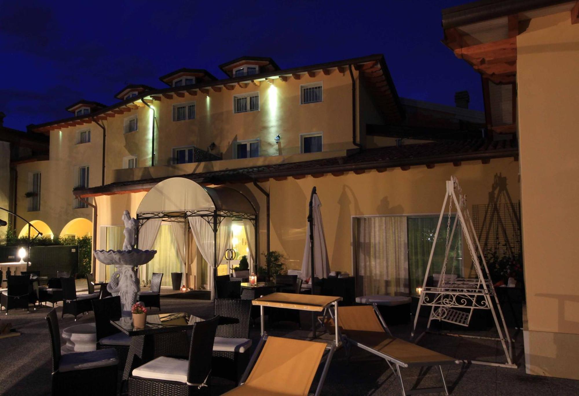 Borgo Dei Poeti Romantik Hotel Manerba del Garda Exteriér fotografie