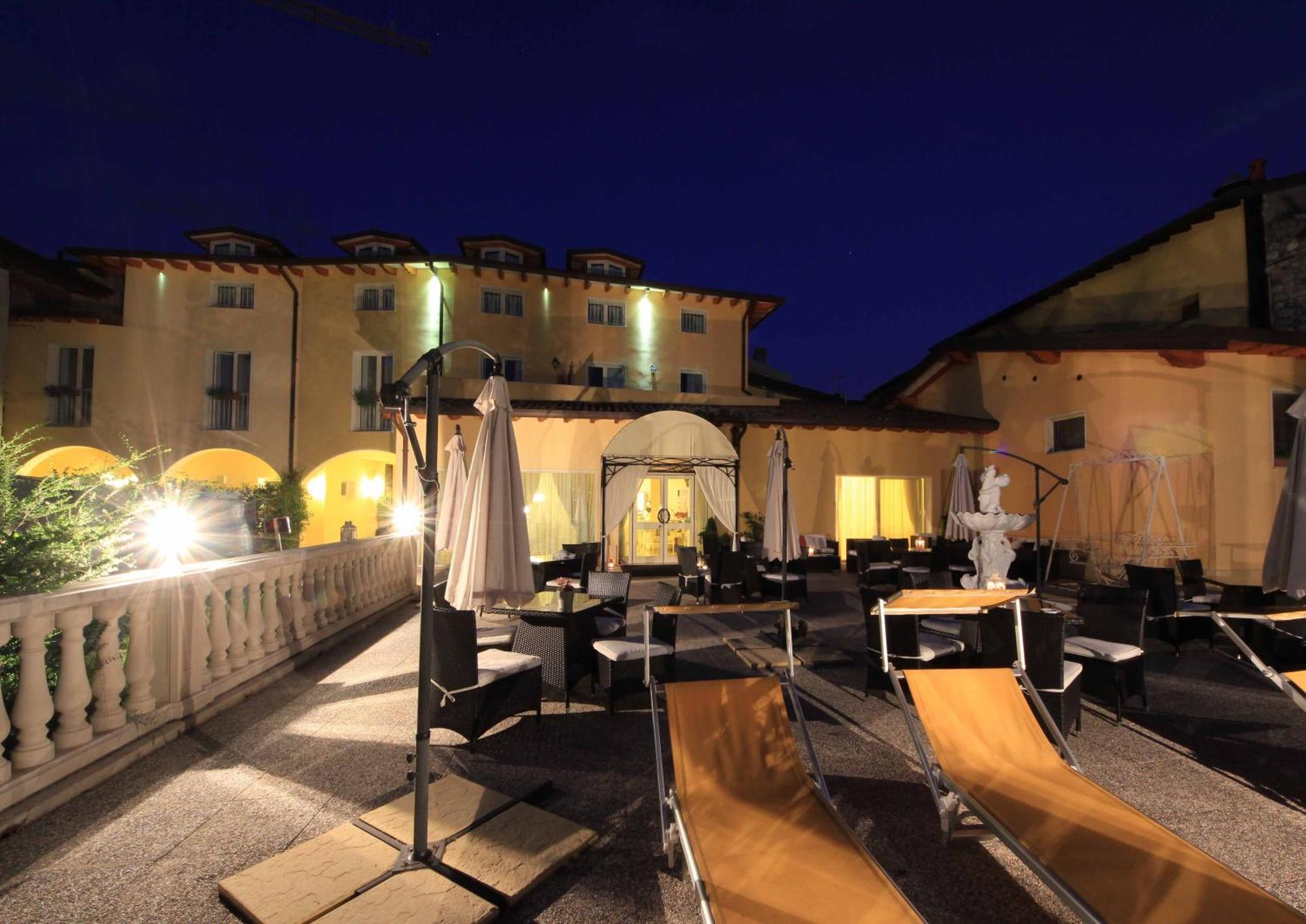 Borgo Dei Poeti Romantik Hotel Manerba del Garda Exteriér fotografie