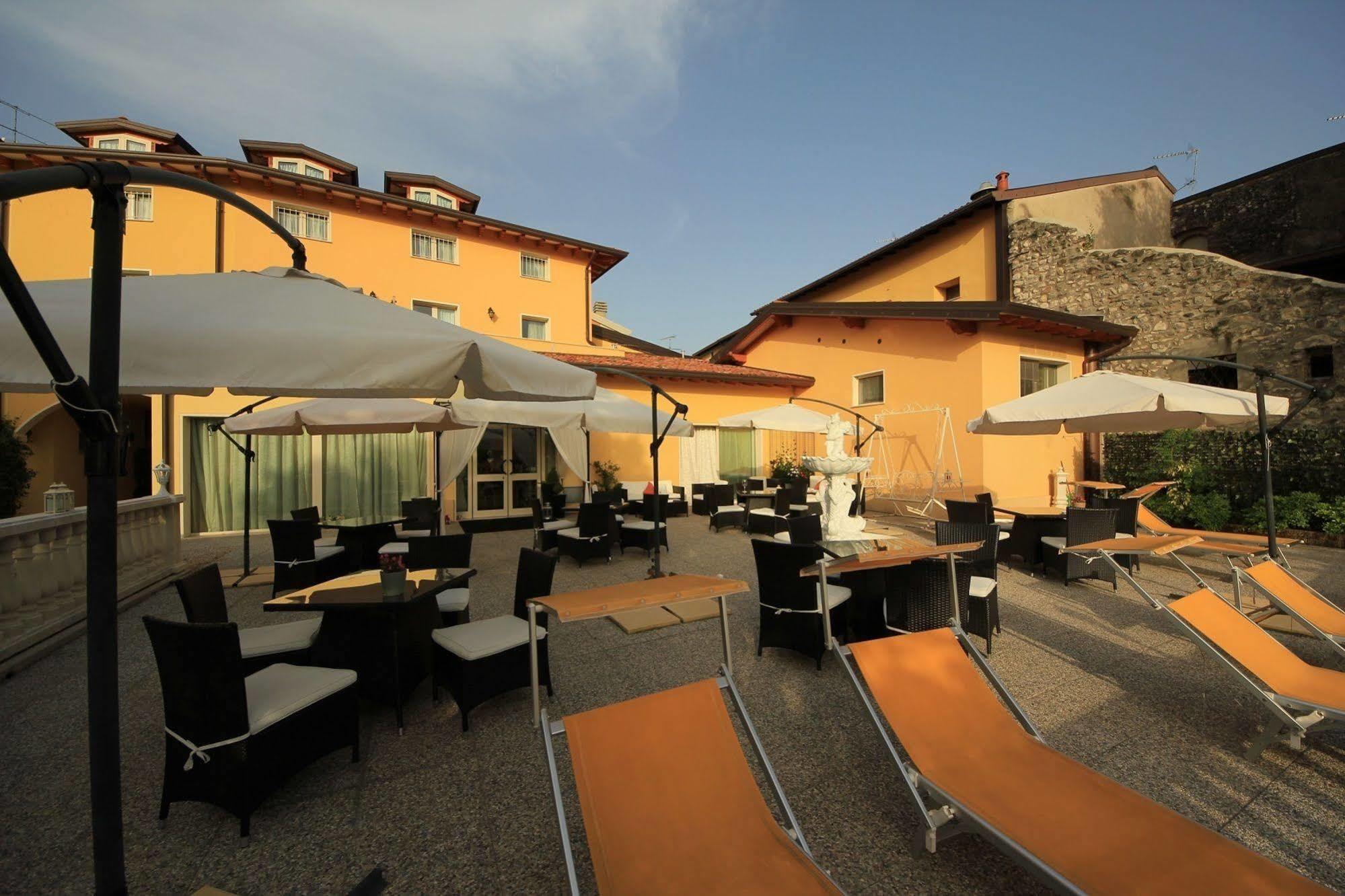 Borgo Dei Poeti Romantik Hotel Manerba del Garda Exteriér fotografie