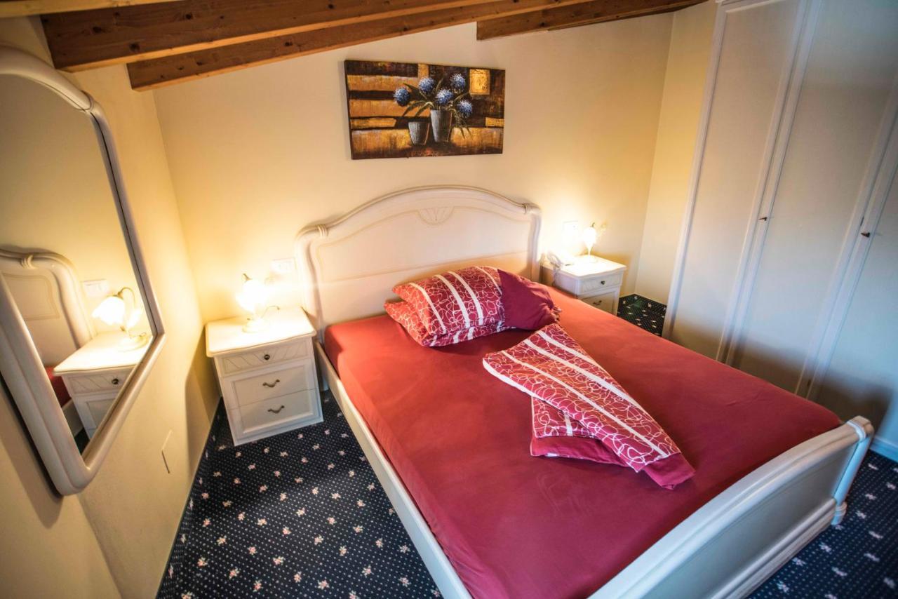 Borgo Dei Poeti Romantik Hotel Manerba del Garda Exteriér fotografie