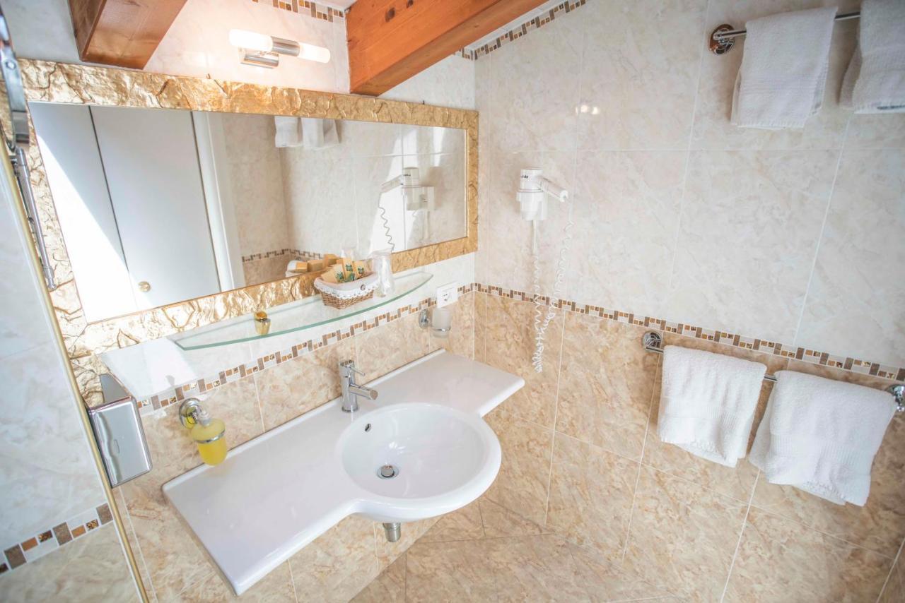 Borgo Dei Poeti Romantik Hotel Manerba del Garda Exteriér fotografie